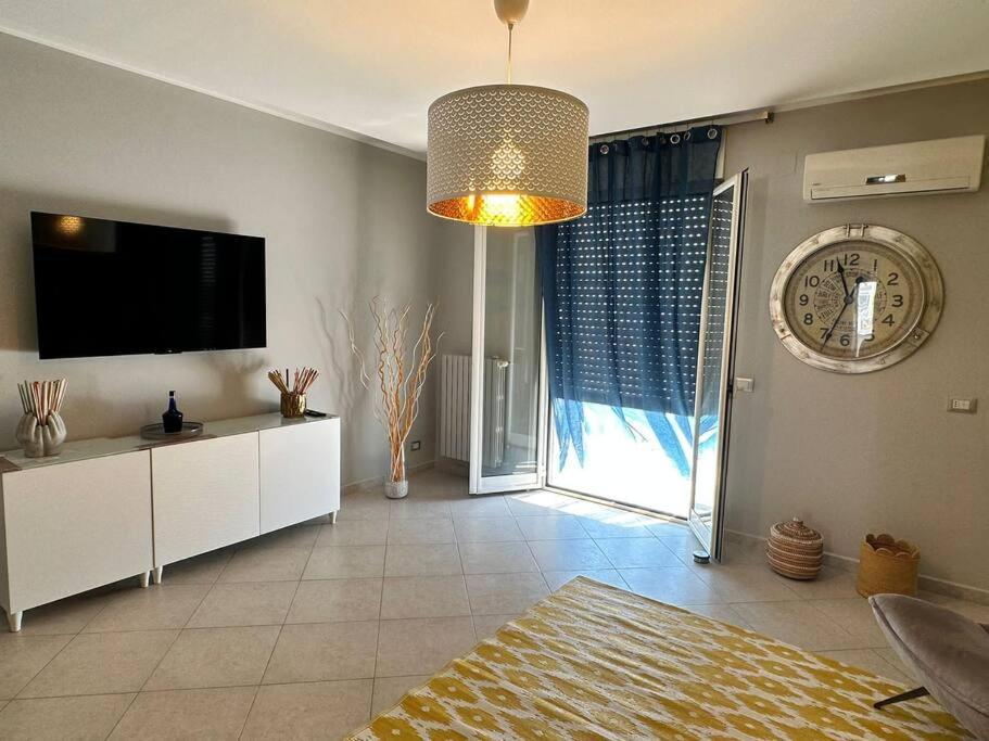 Faro Sul Mare Luxury Apartment - Zona Fiera Bari Eksteriør bilde