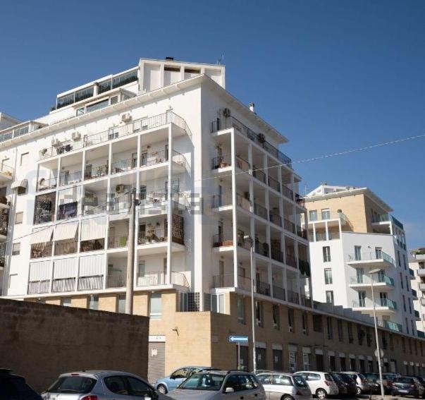 Faro Sul Mare Luxury Apartment - Zona Fiera Bari Eksteriør bilde
